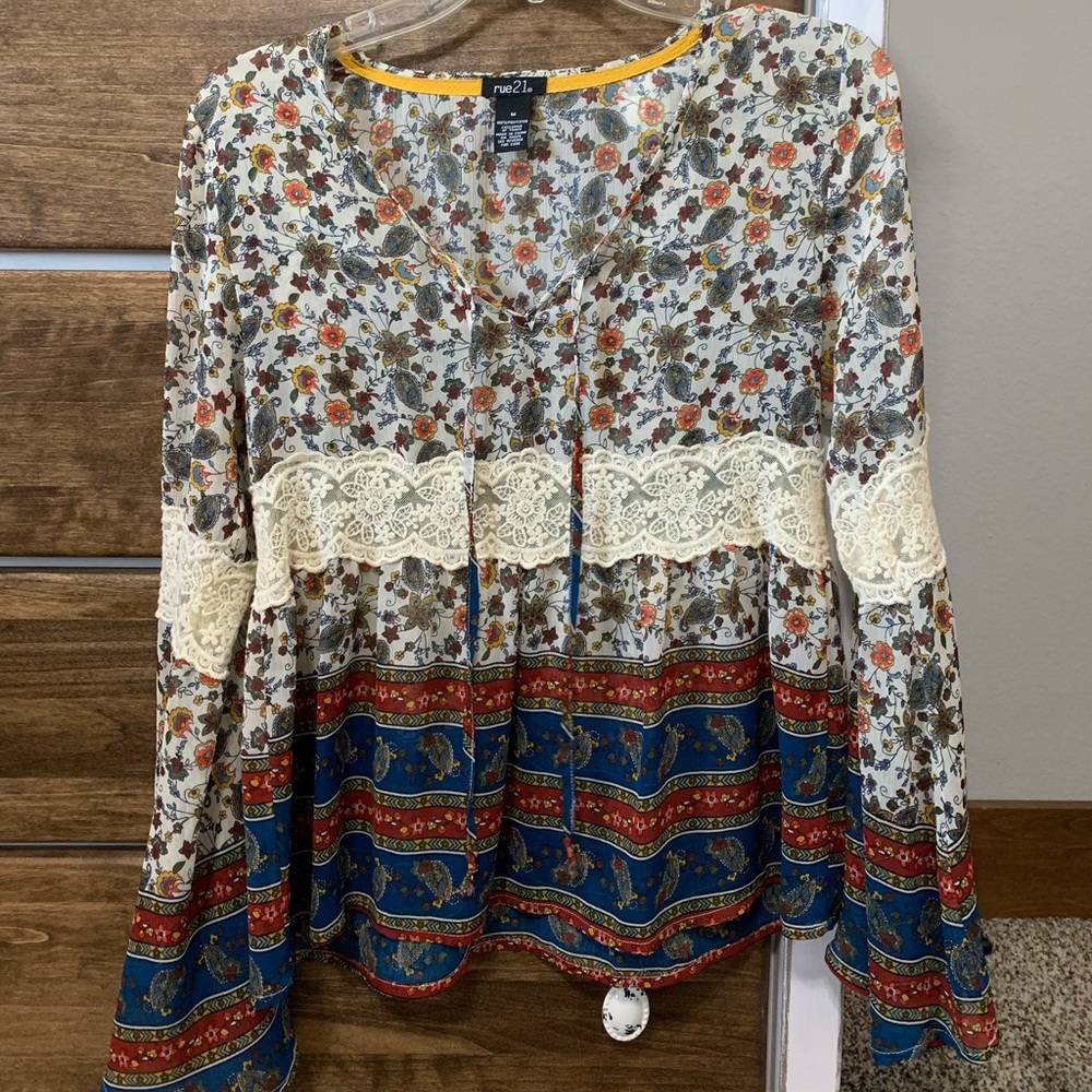 RUE 21 TOP